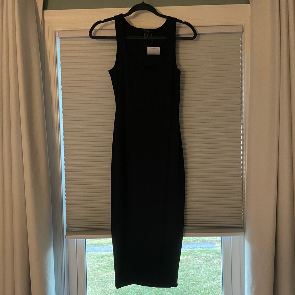 Black bodycon dress
